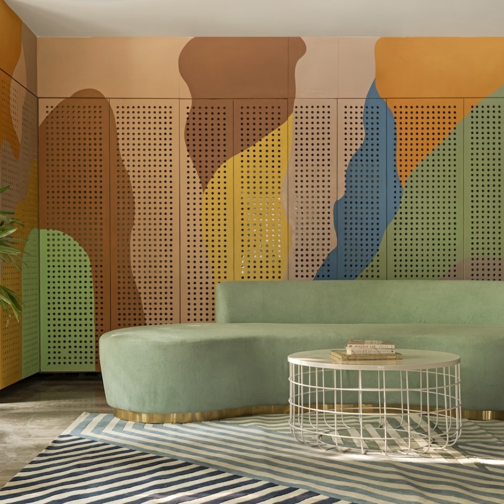 2.-Urban-Mistrii_Plug-and-Play_01-Waiting-Lounge