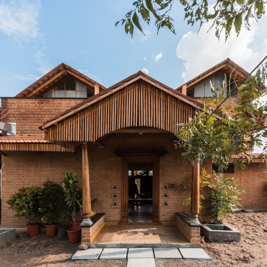 3.-Bhutha-Earthen-Architecture-Studio_Brick-Manor-23